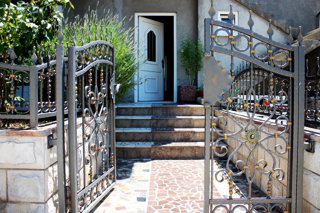 Apartmani "Rebecca" Neum Εξωτερικό φωτογραφία
